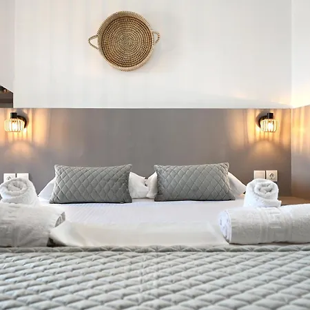 Oneiro Kythnos Bed & Breakfast 3*