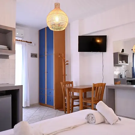 Alojamento de Acomodação e Pequeno-almoço Oneiro Kythnos Kanala